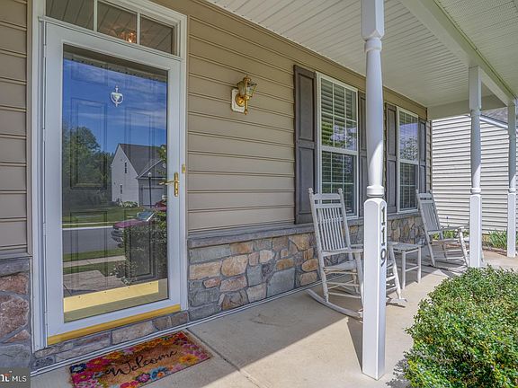 3rd image of 119 Willow Oak Blvd