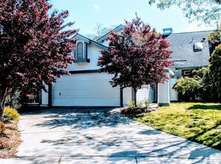 1136 Bridle Ct, Auburn, CA 95603