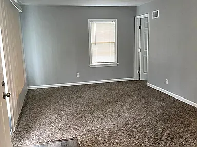 426 Jehling Dr — Photo 6
