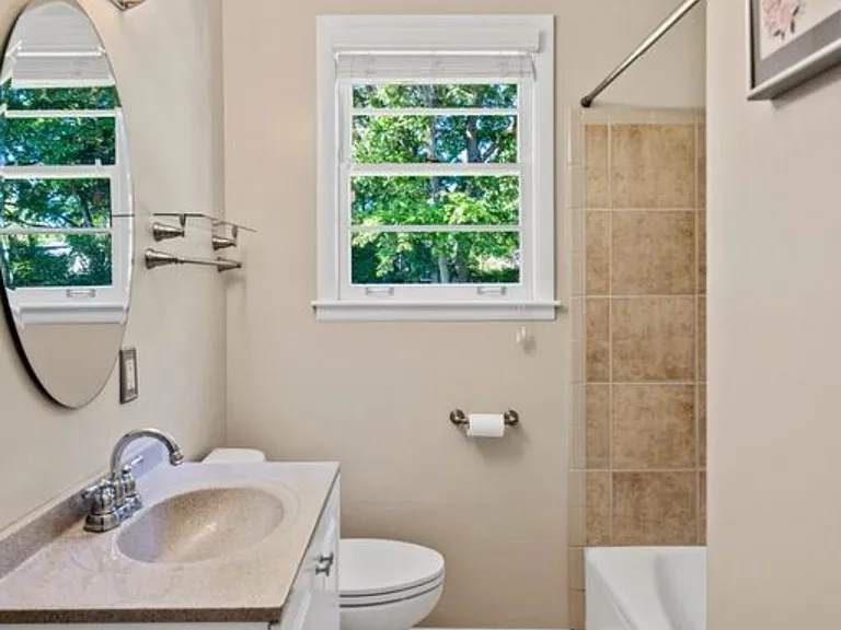 623 Elaine Dr — Photo 7
