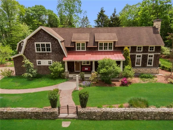 104 Ferry Rd, Bristol, RI 02809