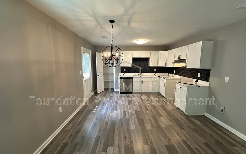 3 bed, 2.0 bath, 1459 sqft, $1,450 — Photo 3
