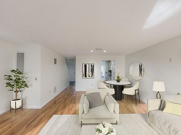 5th image of 97 Oakwood Ln #97
