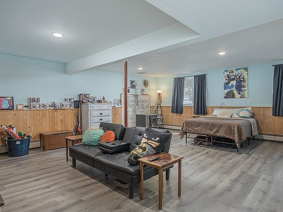 3rd image of 883 Ridge Loop Rd