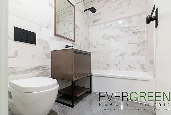 Rented by Evergreen Apartments BK | media 11