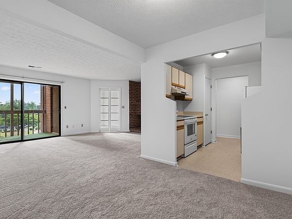 2nd image of 128 Turtle Creek Rd APT 6