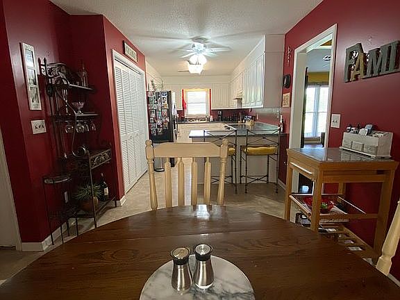 3rd image of 14484 Westland Dr