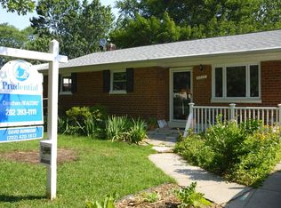 4711 Creek Shore Dr, Rockville, MD 20852
