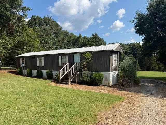 2 bed, $900 — Photo 1
