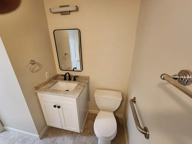 815 Village Dr — Photo 6