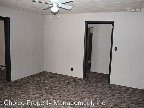 3rd image of 425 W 1st St