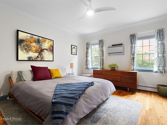 3rd image of 339 Sackett St #2