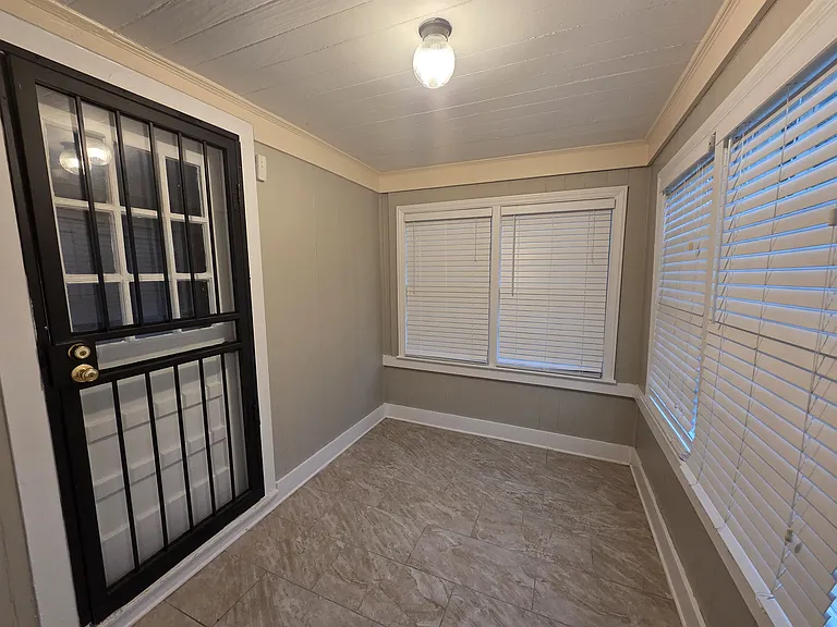 983 Brower St — Photo 26