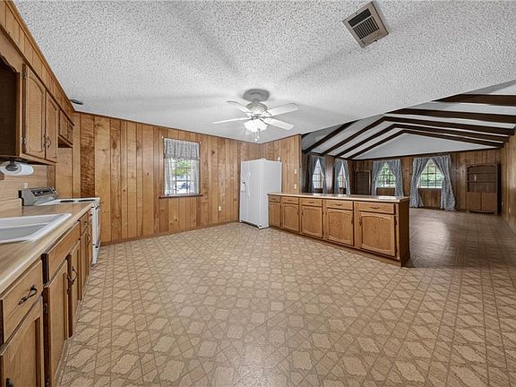 5th image of 66159 Saint Mary Dr
