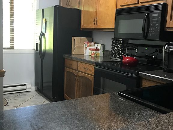 4th image of 100 Highwood Dr #100