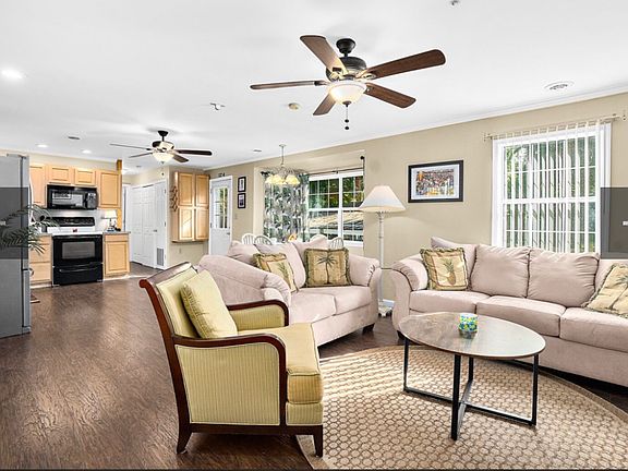 4th image of 13 Seminole Ave