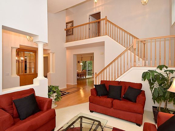 4th image of 9076 Westminster Dr