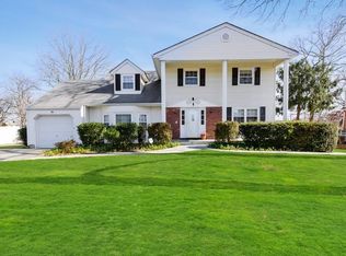 21 Ulster Ave, West Babylon, NY 11704
