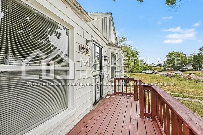 3 bed, 1.0 bath, 972 sqft, $1,350 — Photo 4
