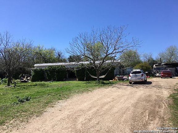 5th image of 10889 Levesque Ln