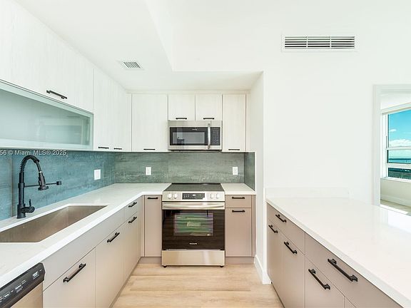 5th image of 950 Brickell Bay Dr APT 4007