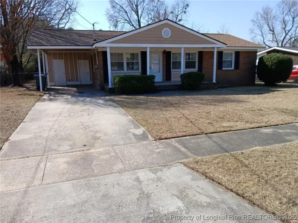 738 Newport Rd, Fayetteville, NC 28314