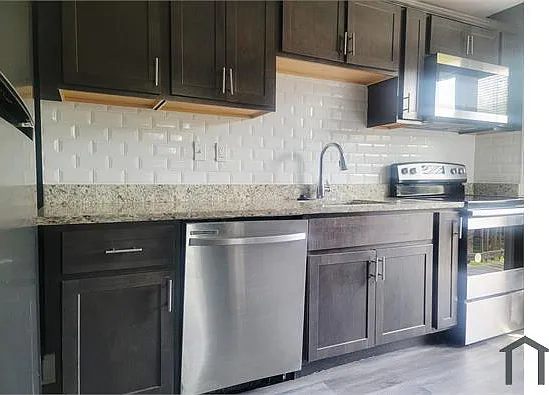 1789 Joan Ave — Photo 2