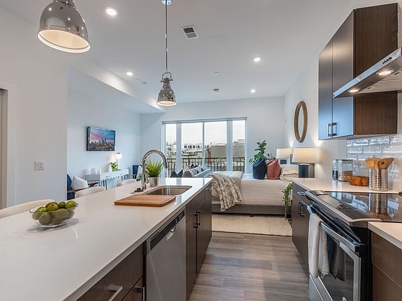 3rd image of 712 N 16th St #100