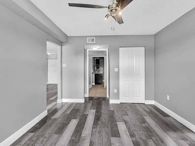 2820 Oakland Forest Dr #107 — Photo 35