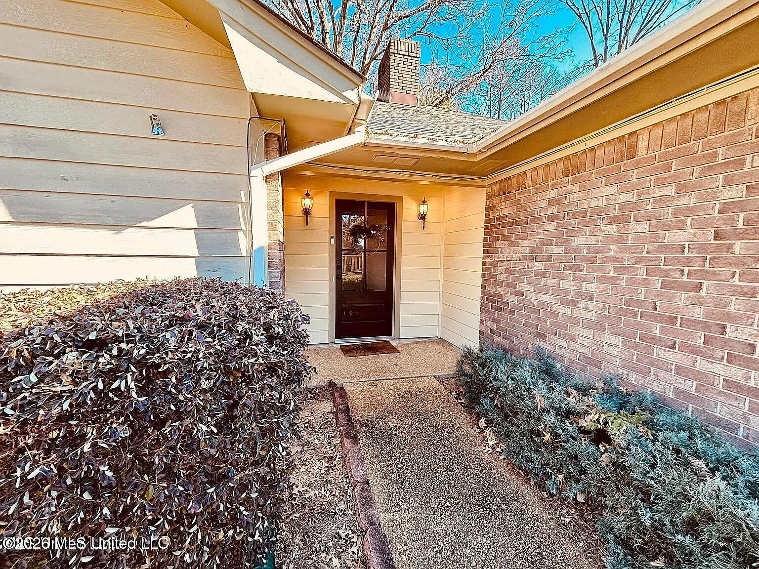 3 bed, 2.0 bath, 1446 sqft, $2,300 — Photo 2