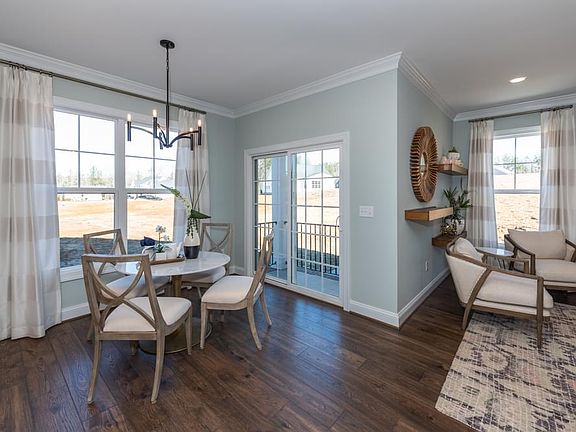 Hartford II Breakfast Nook