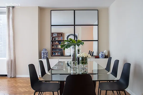 Sold by Sotheby's International Realty | media 3