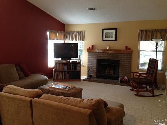 2nd image of 1205 Meadowlark Dr