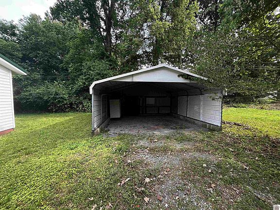4th image of 126 Fowler Dr