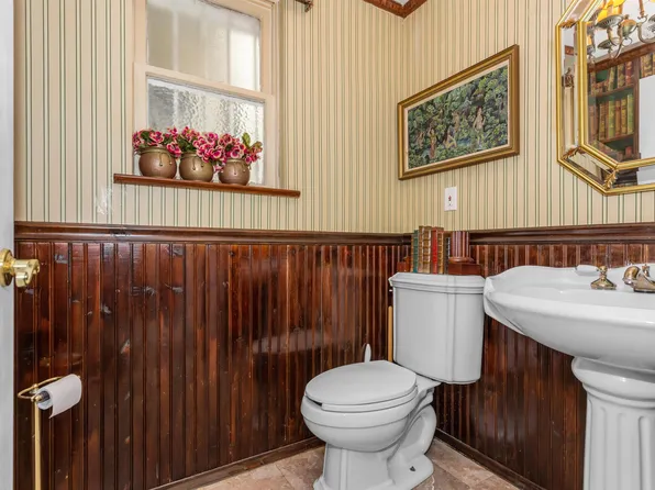 518 34th Street image 8 of 8