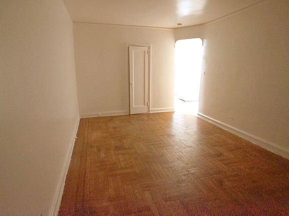 4th image of 9039 Corona Ave