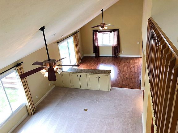 4th image of 8020 Pinetree Cir