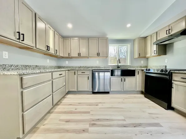 482 Ossipee Trail, Limington, ME 04049