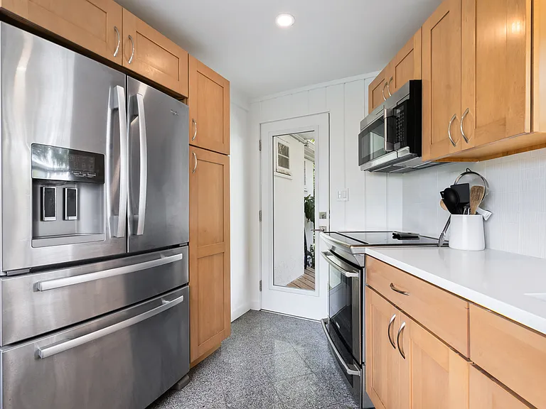 1901 High Point Dr — Photo 16