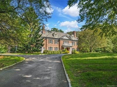 124 Lukes Wood Rd, New Canaan, CT, 06840