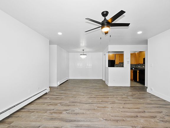 5th image of 16W540 Lake Dr #9A-201