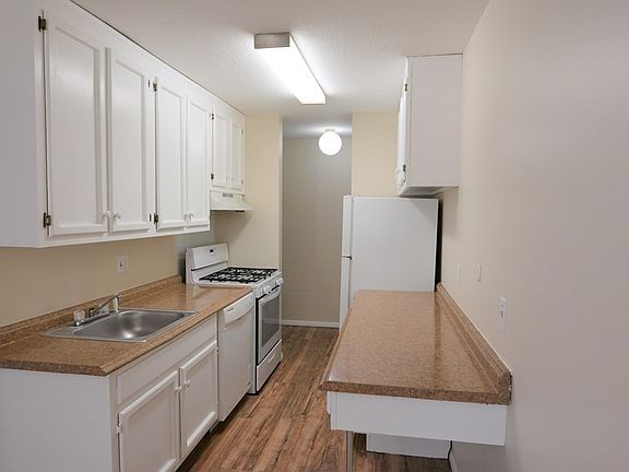 5th image of 70 Shrewsbury Green Dr Unit I