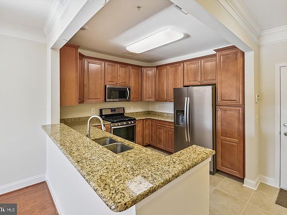 5th image of 625 Quarry View Ct Unit 404