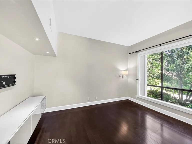 9 Madrona — Photo 15