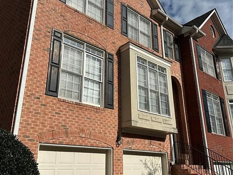 1296 Dunwoody Cv — Photo 2