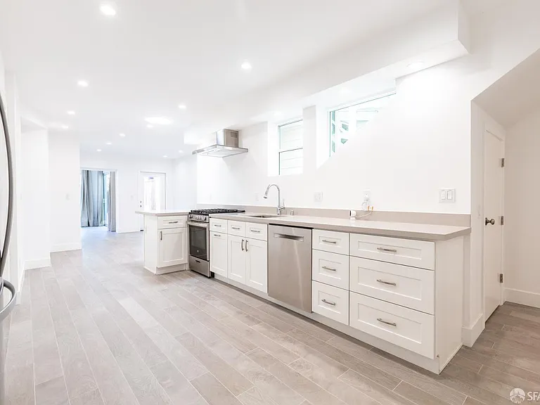 3716 Divisadero St — Photo 1