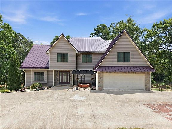 2nd image of 300 Twin Church Rd