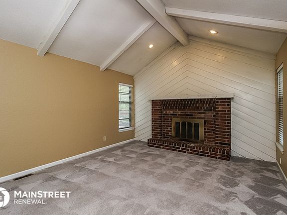 5th image of 317 Oakhill Dr