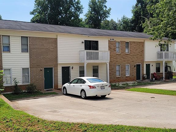 4th image of 109-112 Carriage Pl #121