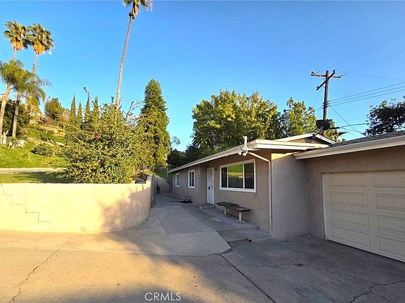 4th image of 16060 Las Vecinas Dr